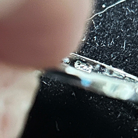 AMETHYST OVAL RING, STERLING SILVER, SIZE 6, GENUINE WITH 2 ROUND SIDESTONES, - Picture 2 of 4